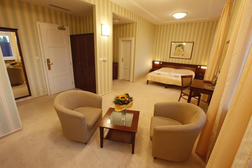 Hotel Sandor Pavillon Piest'any Zimmer foto